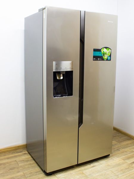 Холодильник SBS Hisense RS694N4TC2 000031271 фото