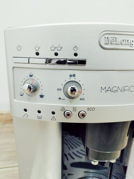 Кавомашина DeLonghi Magnifica ESAM3200 S 1450w sn 02018 000038911 фото