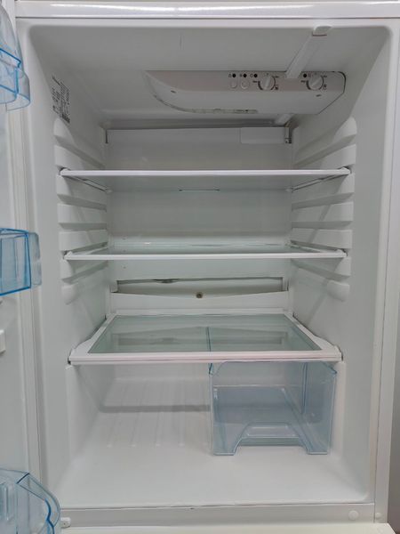 Холодильник двокамерний Electrolux ERB34253W 160W 188+118л sn 82702691 n540 000051094 фото