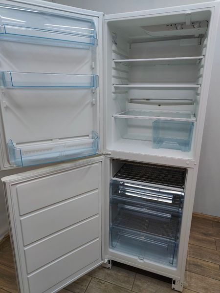 Холодильник двокамерний Electrolux ERB34253W 160W 188+118л sn 82702691 n540 000051094 фото