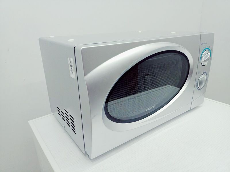 Мікрохвильова піч Exquisit WP700J17B 1200w sn 03567170900719 000042310 фото