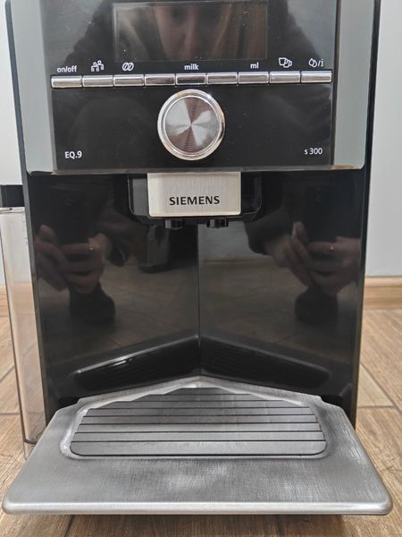 Кофемашина Siemens EQ9 S300 TI903509DE02 1500W sn 700112 000052037 фото