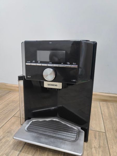 Кофемашина Siemens EQ9 S300 TI903509DE02 1500W sn 700112 000052037 фото