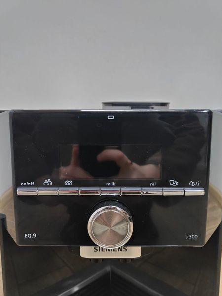 Кофемашина Siemens EQ9 S300 TI903509DE02 1500W sn 700112 000052037 фото