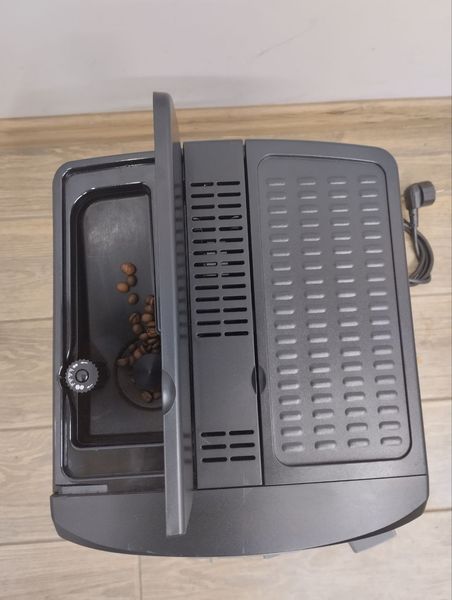 Кавоварка Delonghi Magnifica ESAM2800 SB 1450W sn 42622 000046378 фото