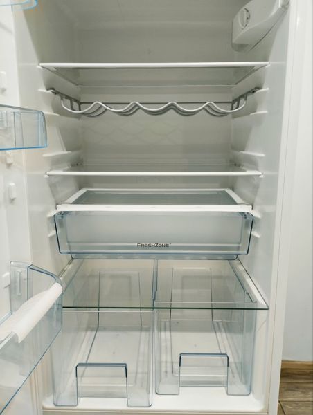 Холодильник двокамерний Electrolux ENB34633W 215W 340+76л sn 14340061 n 403 000048427 фото