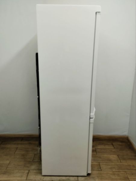 Холодильник двокамерний Electrolux ENB34633W 215W 340+76л sn 14340061 n 403 000048427 фото