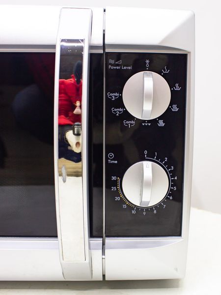 Мікрохвильова піч DeLonghi MW500 1200w гриль 950w sn 73715S900020 000032251 фото