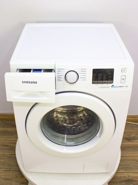 Стиральная машина Samsung WF70F5E0R4W 000023508 фото
