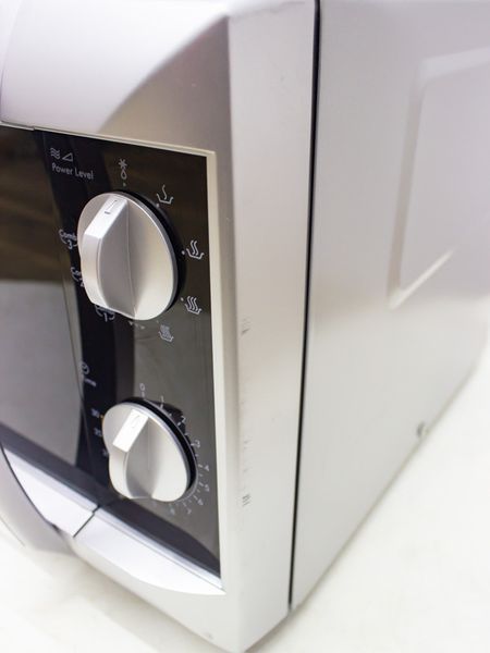 Мікрохвильова піч DeLonghi MW500 1200w гриль 950w sn 73715S900020 000032251 фото