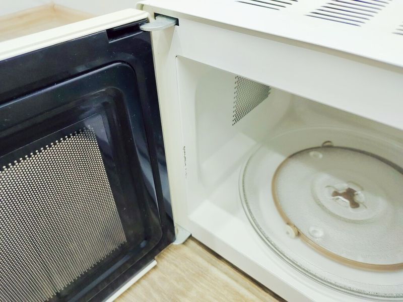 Мікрохвильова піч AFK MW 17 1150w 17л 000037745 фото