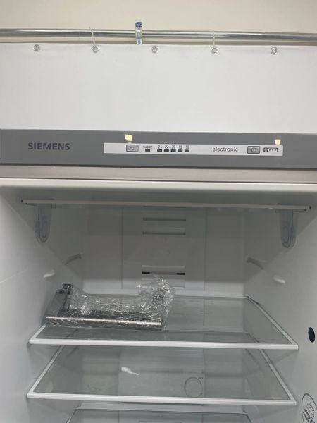 Холодильник двухкамерный Siemens KG36NVI20 000045739 фото