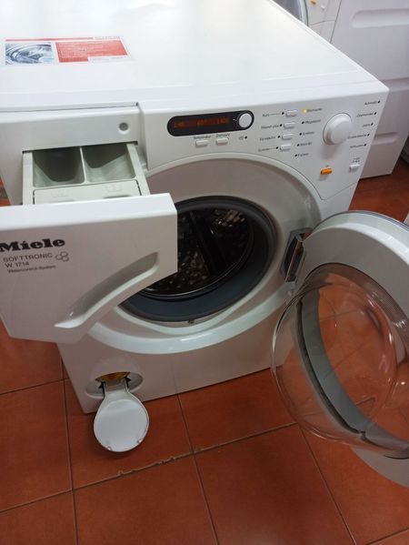 Стиральная машина Miele W 1714 000035769 фото
