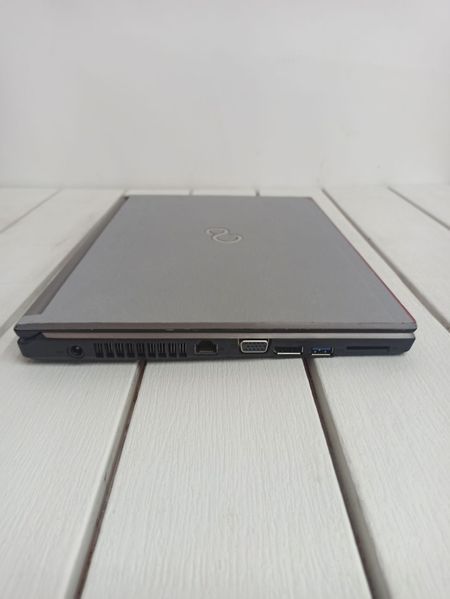Ноутбук Fujitsu LifeBook E734 13.3 HD бат 1:00 годину 000049741 фото