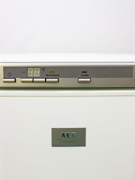 Морозильна шафа AEG Arctis 80220GS 192л 6 полиць sn 03000461 000029032 фото