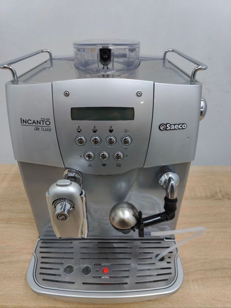 Кофемашина Saeco Incanto DeLuXe 1250W sn 9007SA40436837 000049500 фото