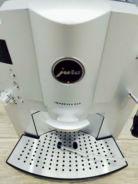 Кавомашина Jura Impressa E25 646 1450w 000039743 фото