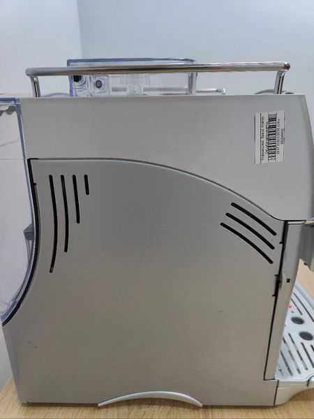 Кофемашина Saeco Incanto DeLuXe 1250W sn 9007SA40436837 000049500 фото