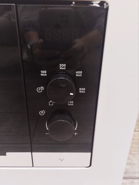Мікрохвильова піч вбудована Electrolux EMM17007OW 1050W sn 94006731 n372 000048013 фото