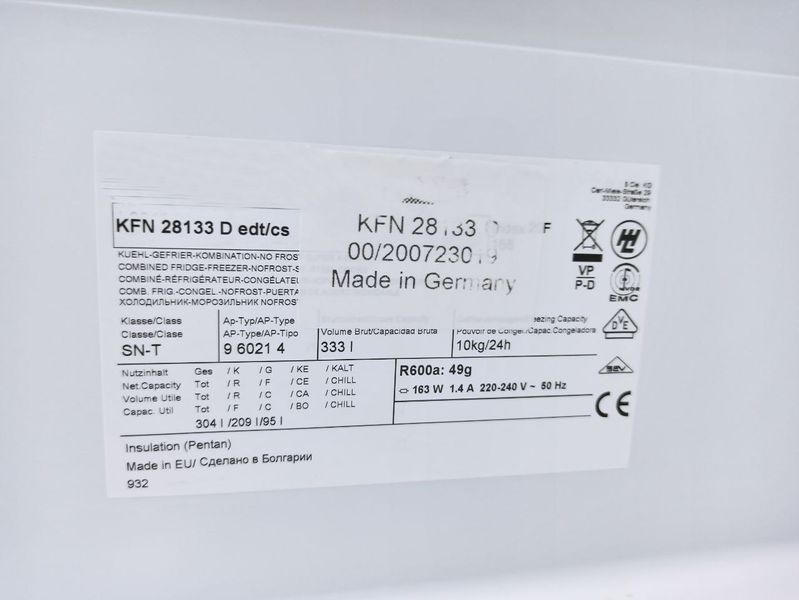 Холодильник двухкамерный Premium KFN 28133 000041342 фото