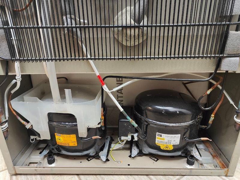 Холодильник Electrolux ERB3510AC 150W 216+87л sn 51007696 n660 000053307 фото