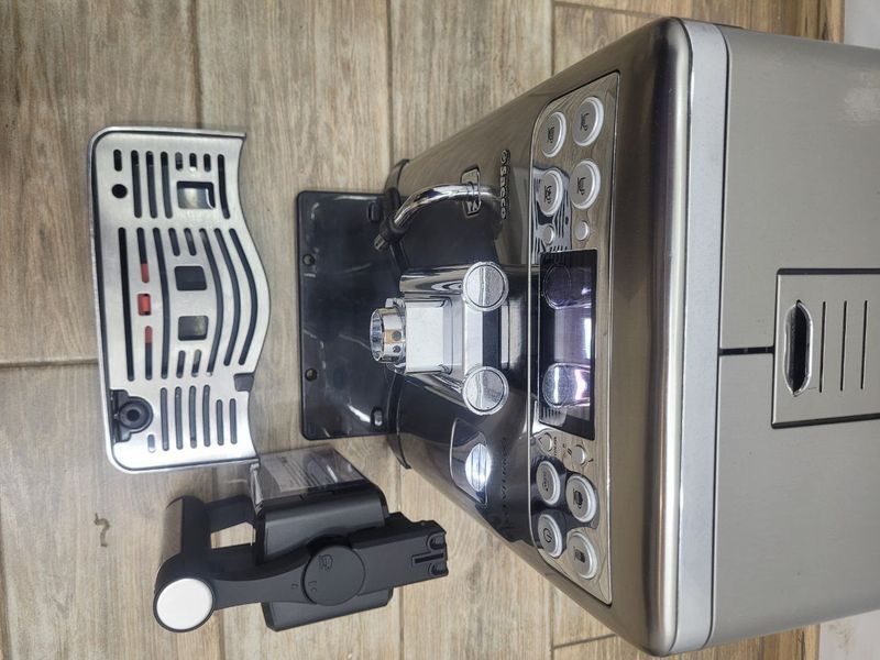 Кофемашина Saeco Exprelia HD 8857 1400w 000046096 фото