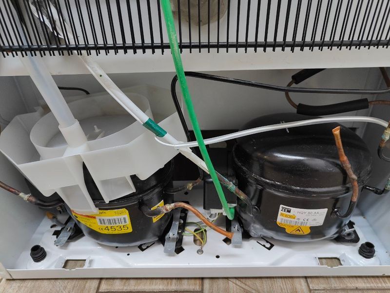 Холодильник Electrolux ER8312B 160W 176+124л sn 32009052 n651 000053323 фото