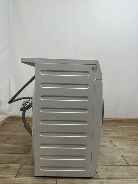Стиральная машина AEG 6000 Series L6FB84GS 2200W 8кг sn 83800036 000055084 фото