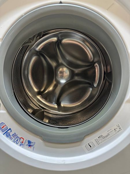 Стиральная машина AEG 6000 Series L6FB84GS 2200W 8кг sn 83800036 000055084 фото