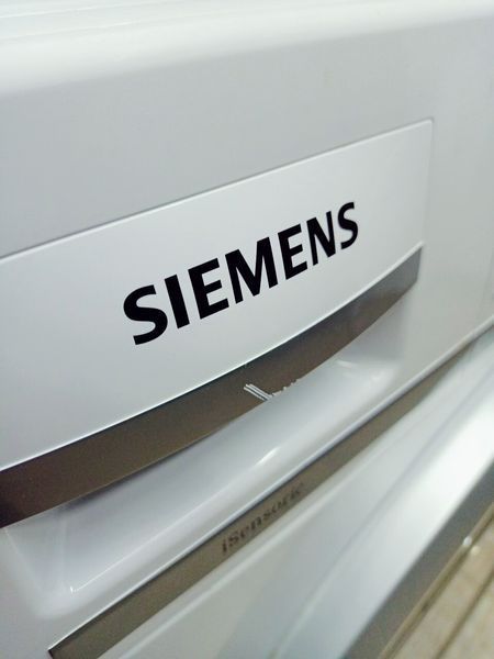 Сушильная машина Siemens IQ700 WT47W5W0 01 000042271 фото