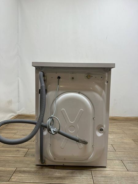 Стиральная машина AEG 6000 Series L6FB84GS 2200W 8кг sn 83800036 000055084 фото
