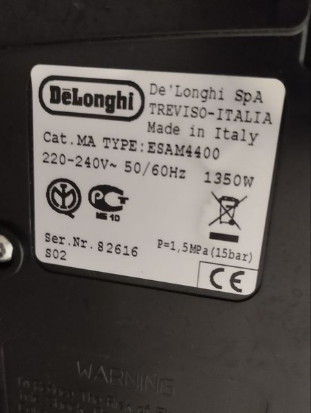 Кавомашина DeLonghi Magnifica ESAM4400 1350W sn 82616 000046920 фото