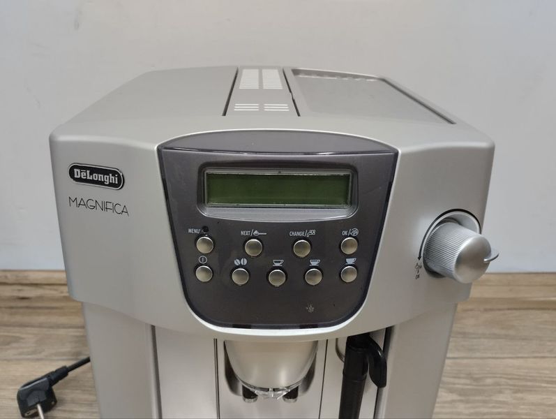Кавомашина DeLonghi Magnifica ESAM4400 1350W sn 82616 000046920 фото