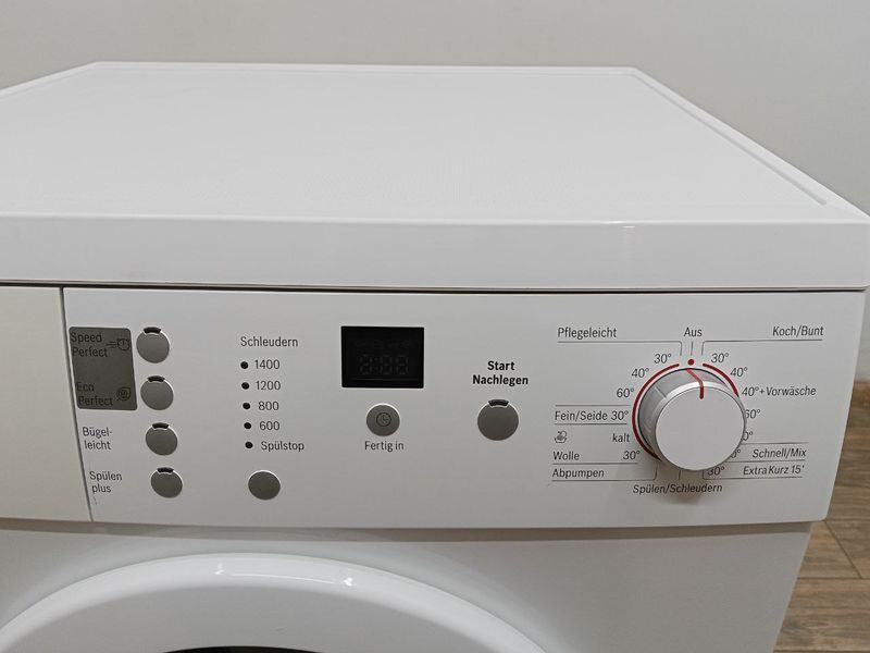 Стиральная машина Bosch WAE28324 2300W 6кг sn 9201600529 000051063 фото