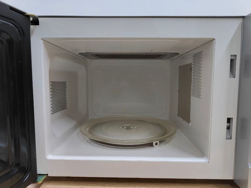 Микроволновая печь FIF MD10482 1200W sn S025W016450 000051105 фото