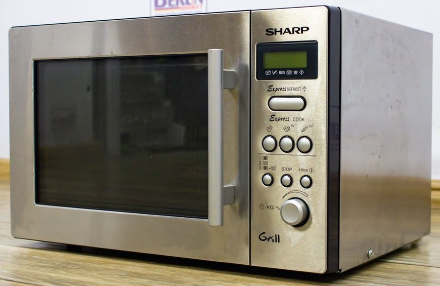 Мікрохвильова піч Sharp R64ST 2250W гриль 1000W sn 041240405 000016195 фото