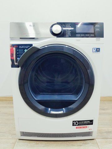 Сушильна машина AEG 8000 Series T8DS86689 700w 8 кг sn 84310820 000042346 фото