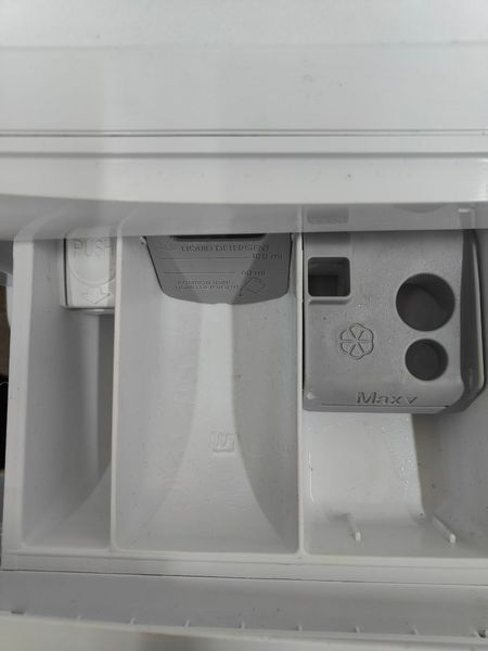 Стиральная машина с сушкой AEG L7WB65689 2200W sn 83700138 000050348 фото