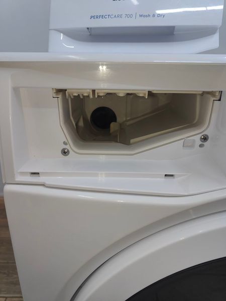 Стиральная машина c сушкой Electrolux EW7W5247A2 2200W 7-4кг sn 83700042 n522 000050814 фото