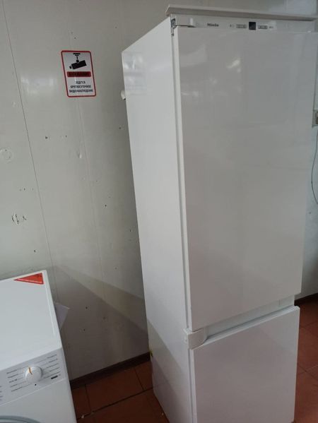 Холодильник двокамерний Miele KDN 37132 iD 199+63 л 136w sn 710244114 450е 000032156 фото