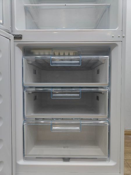 Холодильник Bosch KGS33V11 27 160W 203+84л sn 217080244181003421 n642 000053311 фото