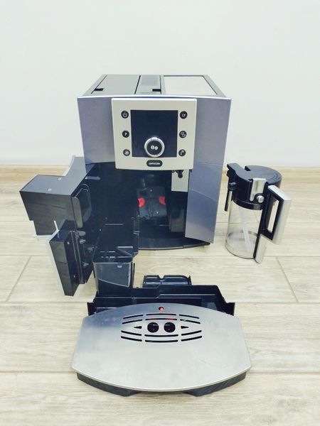 Кофемашина DeLonghi Perfecta Cappuccino ESAM5500 M 000021344 фото
