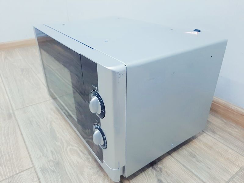 Мікрохвильова піч Bomann MWG 2210 U CB 1250w гриль 1000w 000037159 фото