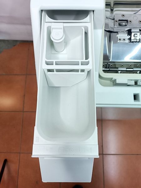 Стиральная машина вертикальная Premium W 665 F 6 кг sn 57124561457 000053768 фото