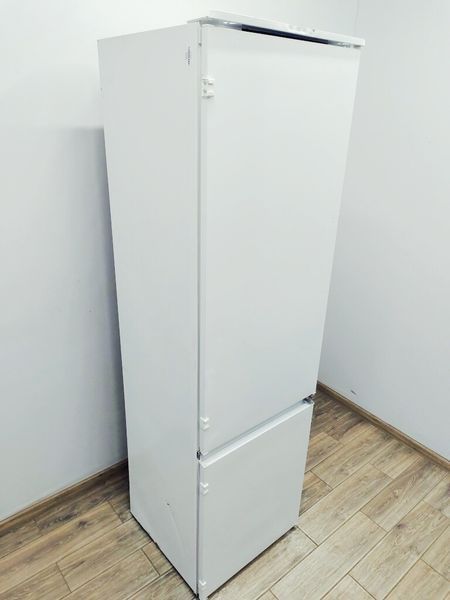 Холодильник двухкамерный встраиваемый AEG SCE81925TS 000041760 фото
