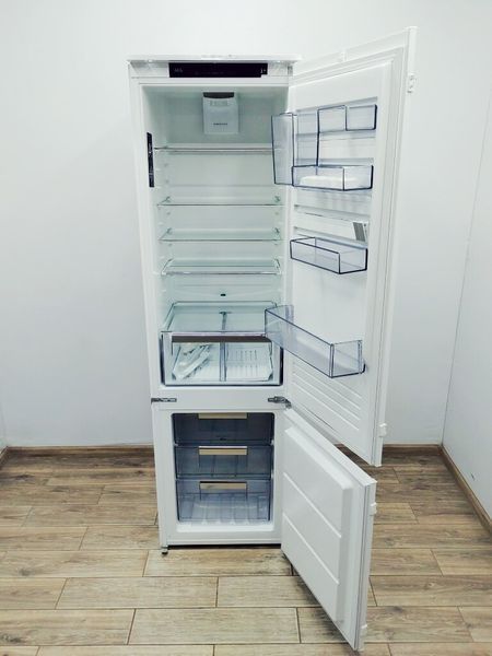 Холодильник двухкамерный встраиваемый AEG SCE81925TS 000041760 фото