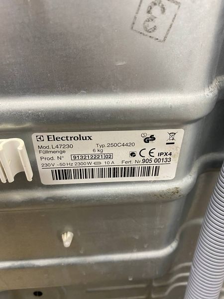 Стиральная машина вертикальная Electrolux L47230 2300W 6кг sn 90500133 000048166 фото