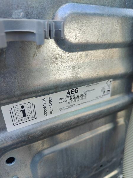 Стиральная машина вертикальная AEG L6TB41269 2200W 6kg sn 91312350302 000050111 фото
