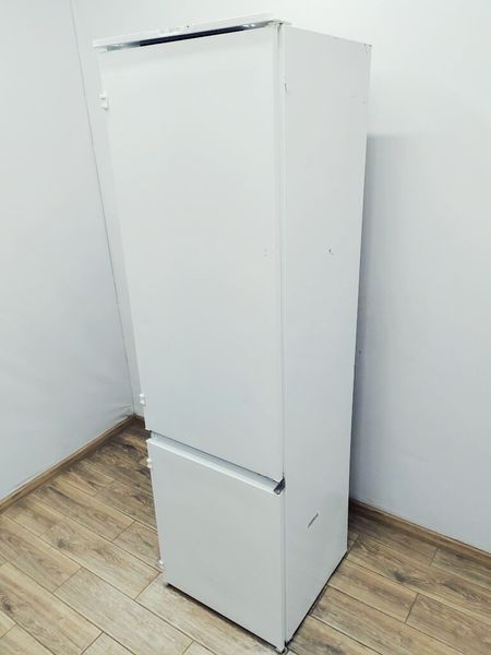 Холодильник двухкамерный встраиваемый AEG SCE81925TS 000041760 фото