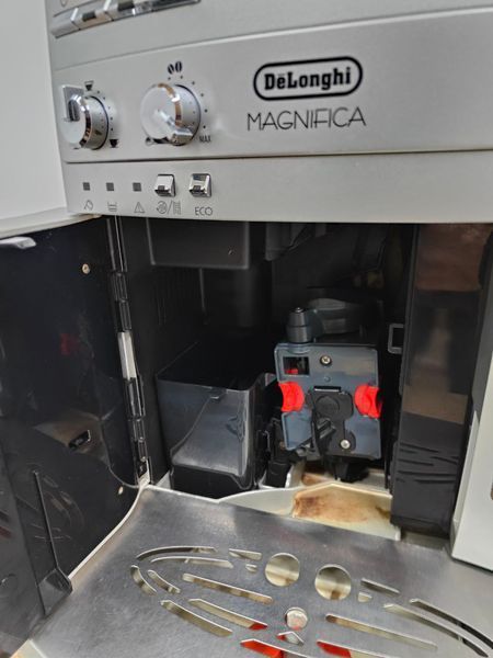 Кавомашина Delonghi Magnifica ESAM03,120,S 1450W sn 34921 000050076 фото